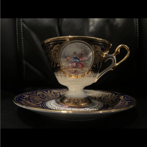 Sovereign Fine China Rare Vintage - Gold Blue & Women Design Teacup and Saucer - Picture 6 of 6